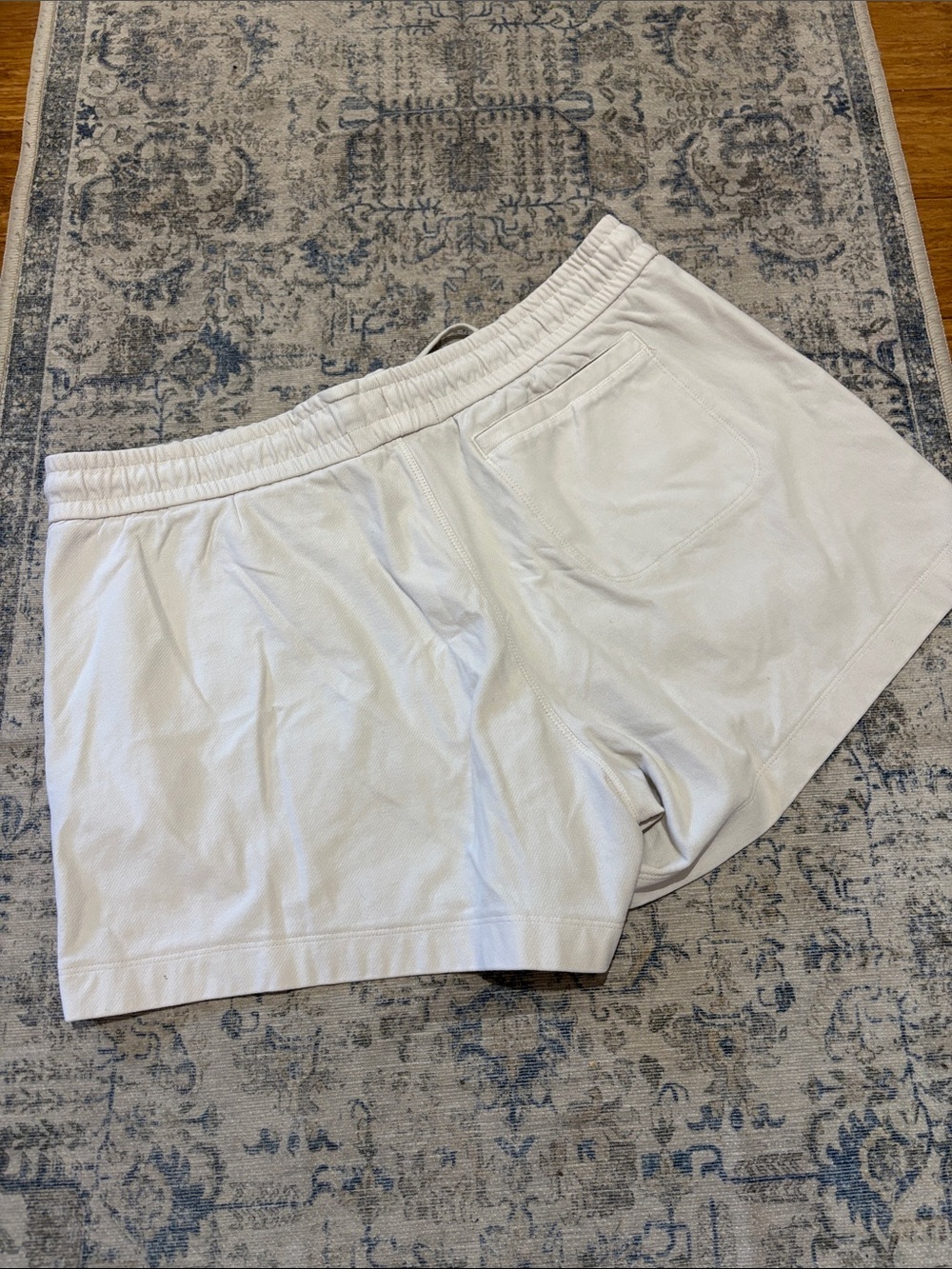 Athleta cream Drawstring elastic shorts Shorts with Zip Pockets - Sz 10 - Picture 5 of 6